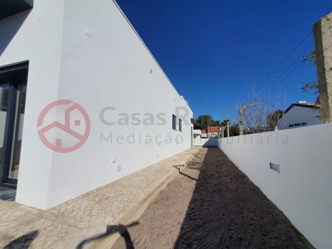 Moradia T3 para Venda em Fernao Ferro Foto 23