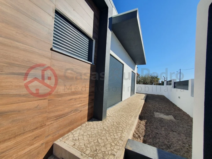 Moradia T3 para Venda em Fernao Ferro Foto 24