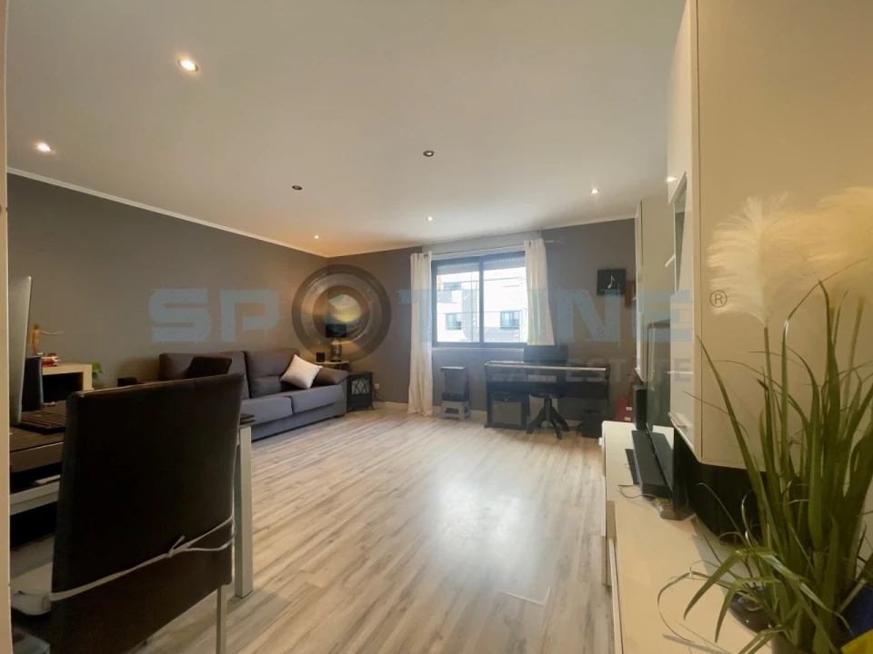 Apartamento T4 para Venda em Santa Clara Foto 5