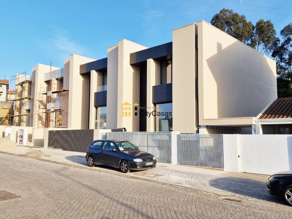 Moradia T3 para Venda em Fânzeres e São Pedro da Cova Foto 9