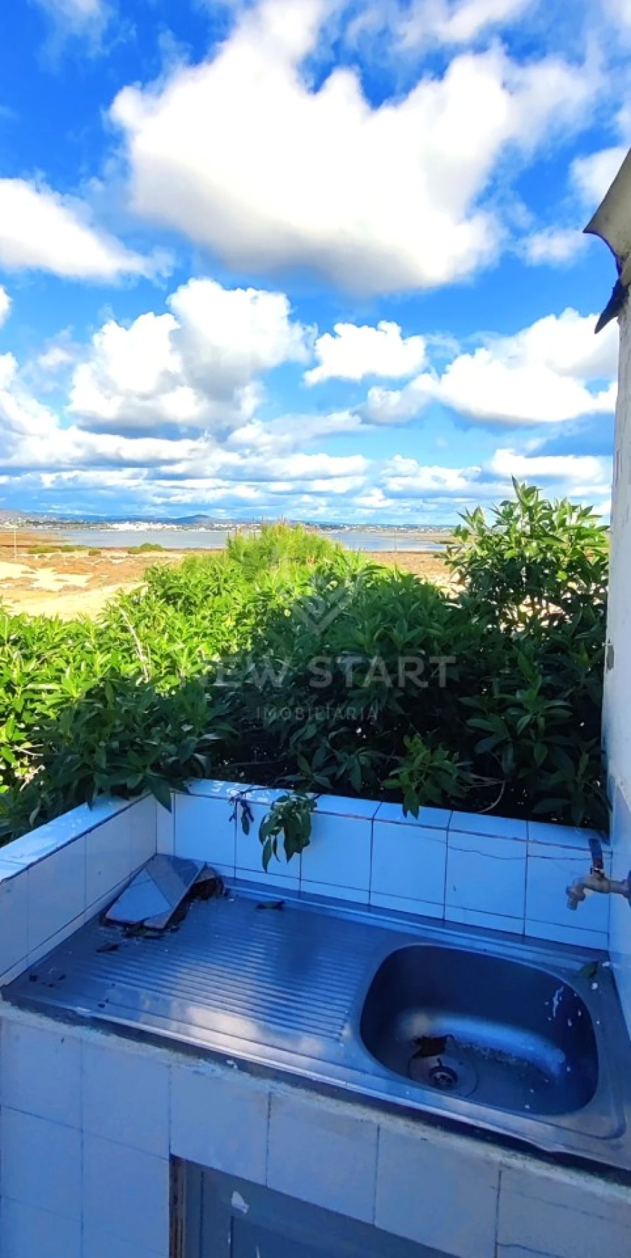 Moradia T2 para Venda em Quelfes Foto 27