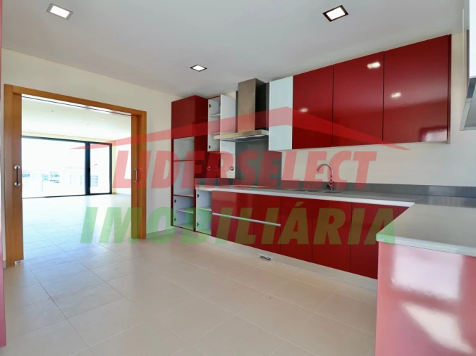 Moradia T4 para Venda em Silveira Foto 10