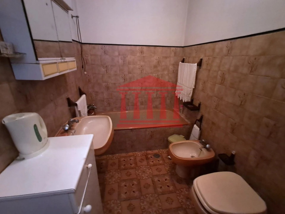 Moradia T3 para Venda em Arcozelo Foto 6