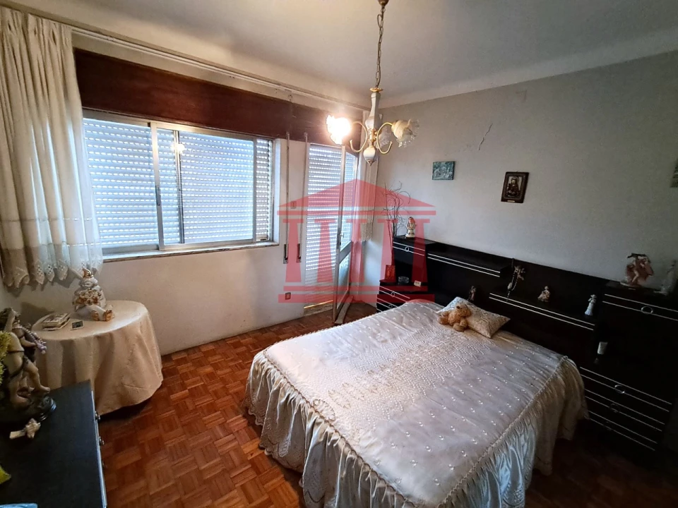 Moradia T3 para Venda em Arcozelo Foto 7