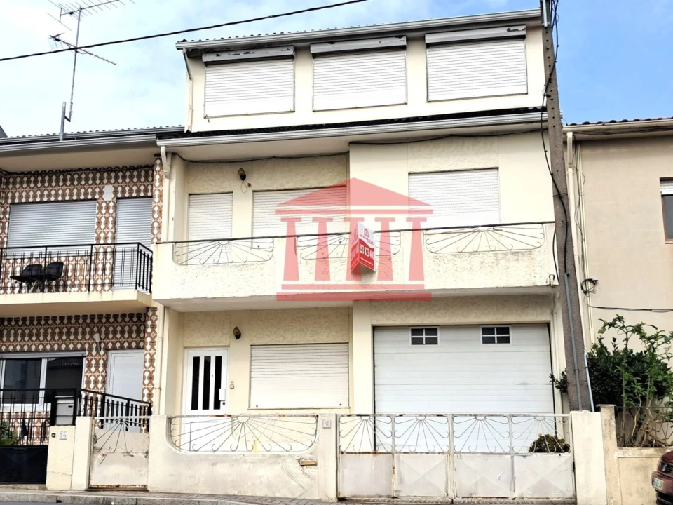 Moradia T3 para Venda em Arcozelo Foto 1