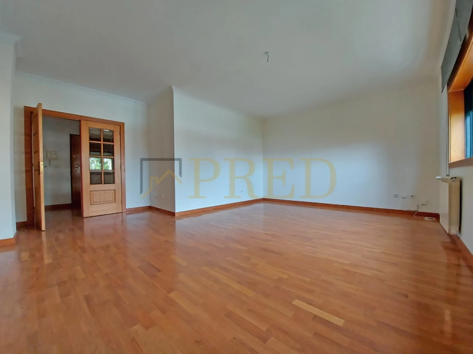 Apartamento T2 para Arrendamento em Paranhos Foto 1