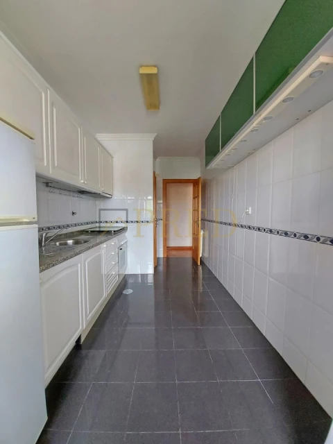 Apartamento T2 para Arrendamento em Paranhos
