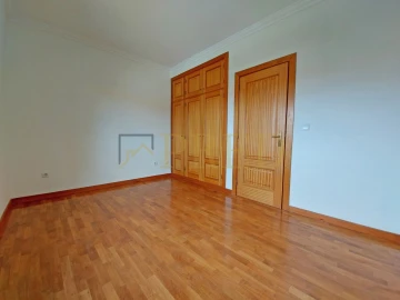 Apartamento T2 para Arrendamento em Paranhos