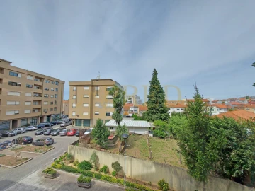 Apartamento T2 para Arrendamento em Paranhos