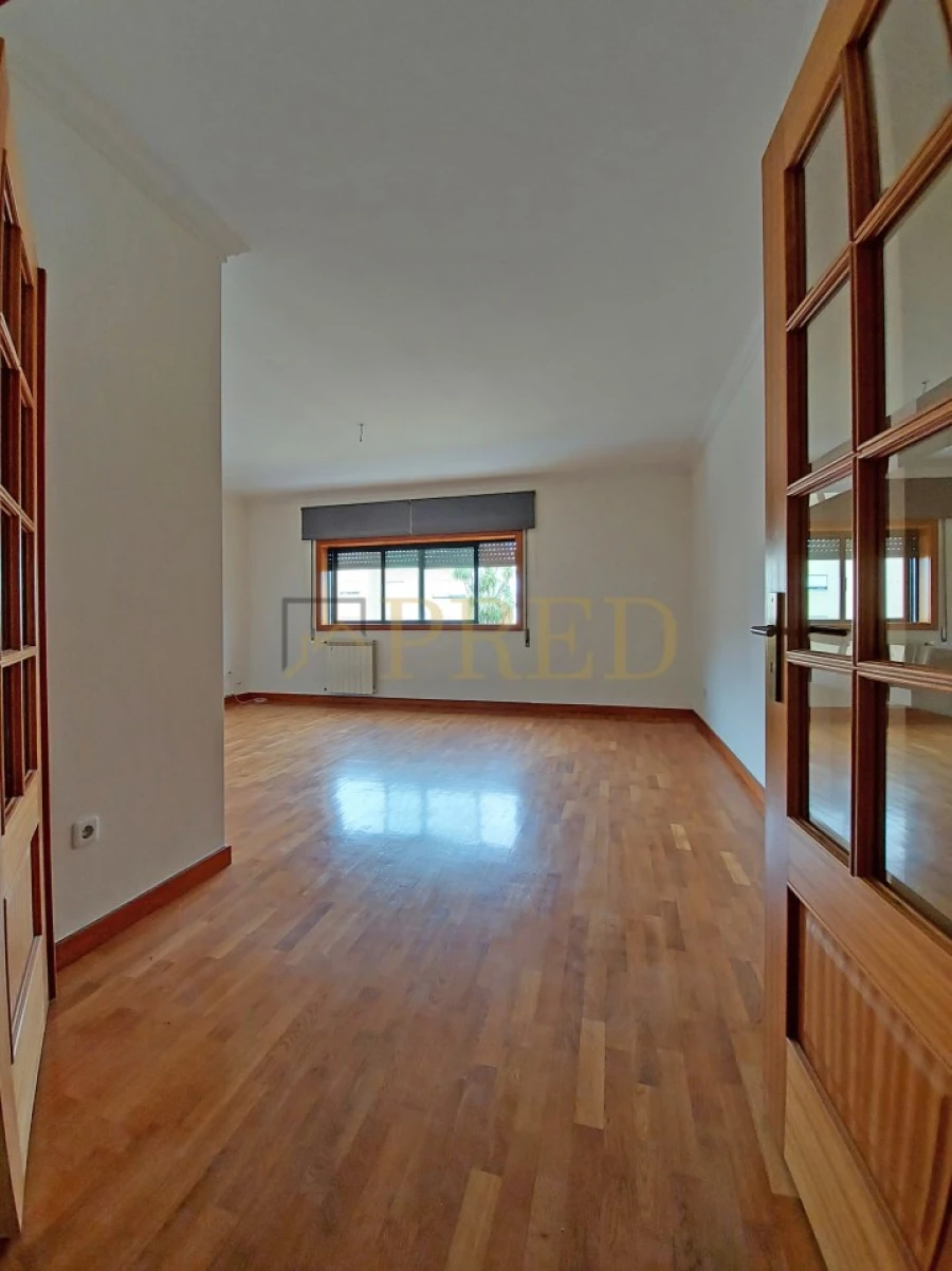Apartamento T2 para Arrendamento em Paranhos Foto 5