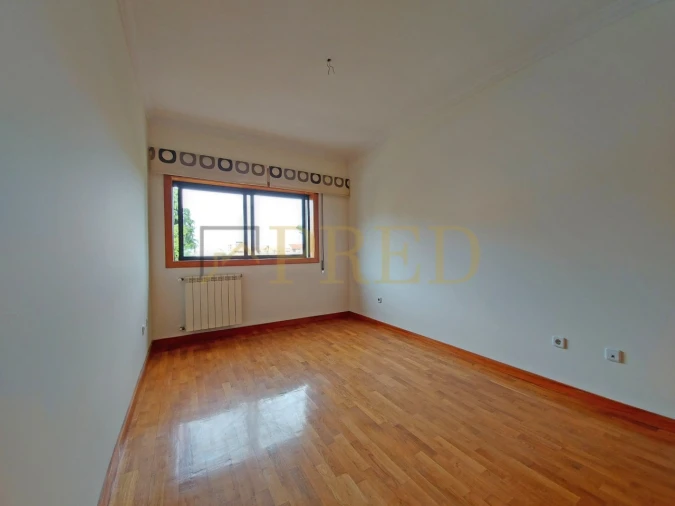 Apartamento T2 para Arrendamento em Paranhos Foto 11