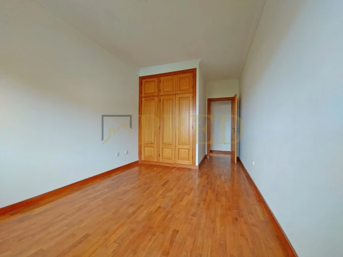 Apartamento T2 para Arrendamento em Paranhos Foto 12