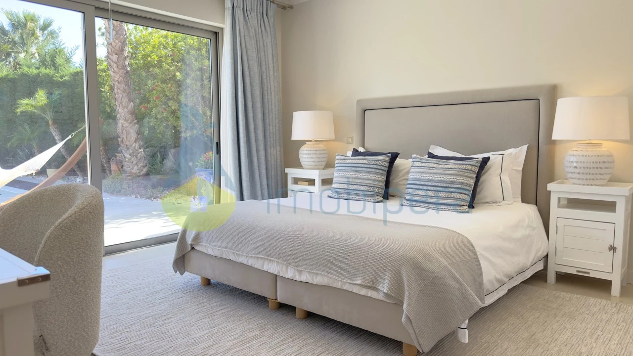 Moradia T4 para Venda em Almancil Foto 14