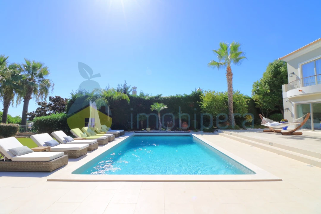 Moradia T4 para Venda em Almancil Foto 23