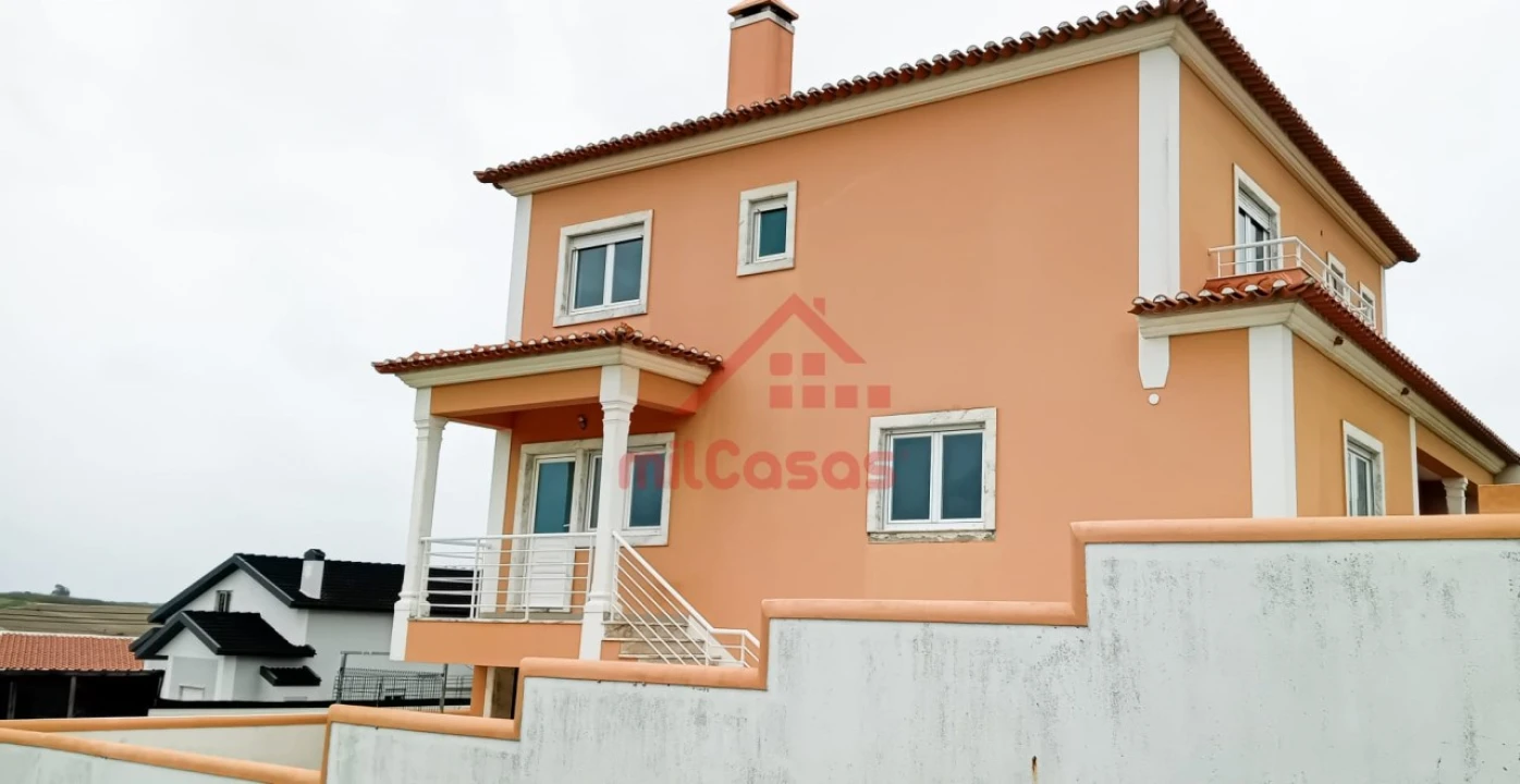 Moradia T4 para Arrendamento em São Pedro da Cadeira Foto 2