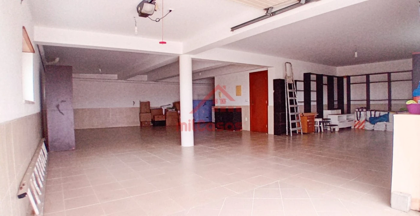 Moradia T4 para Arrendamento em São Pedro da Cadeira Foto 20