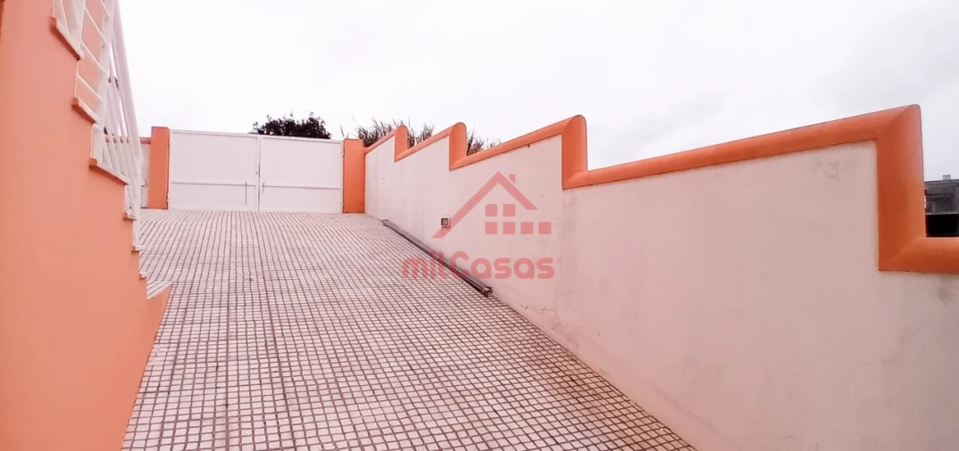 Moradia T4 para Arrendamento em São Pedro da Cadeira Foto 6