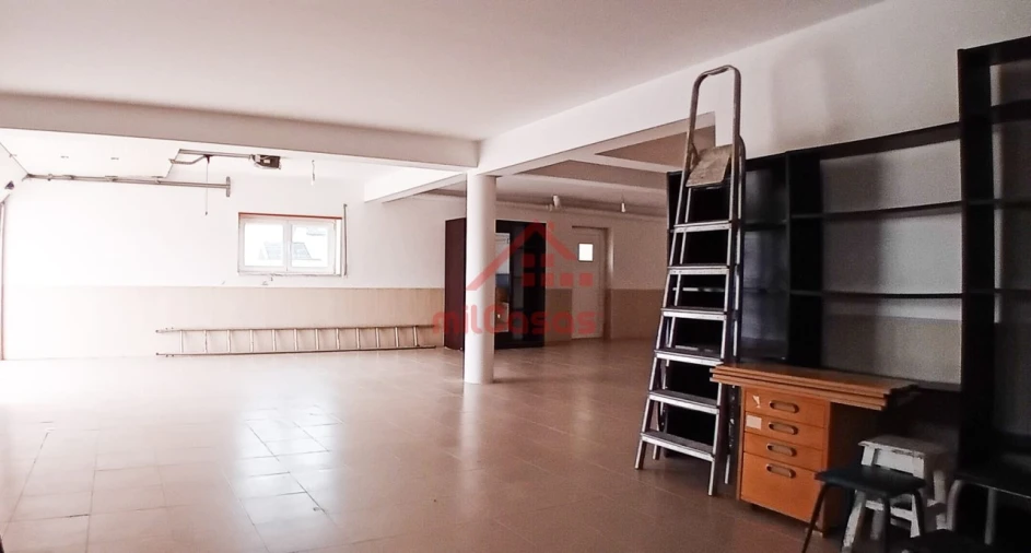 Moradia T4 para Arrendamento em São Pedro da Cadeira Foto 19