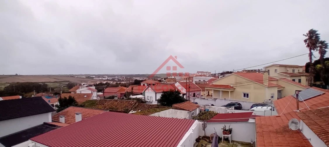 Moradia T4 para Arrendamento em São Pedro da Cadeira Foto 27