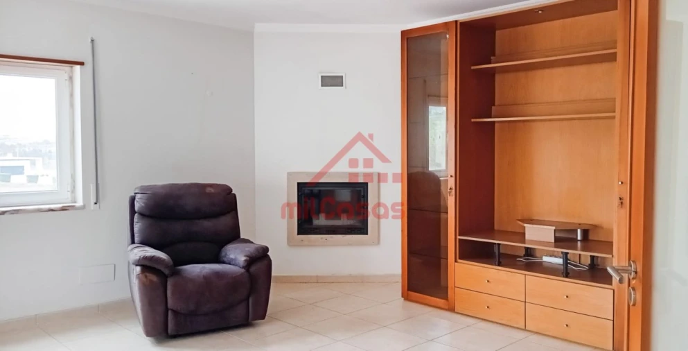 Moradia T4 para Arrendamento em São Pedro da Cadeira Foto 11