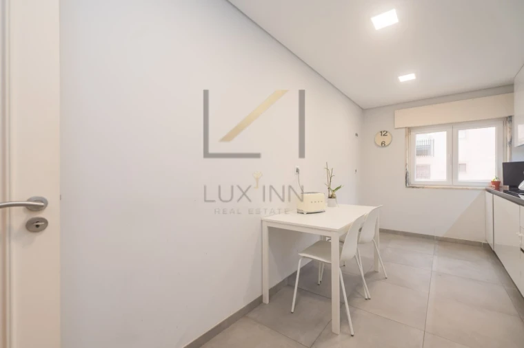 Apartamento T3 para Venda em Massamá e Monte Abraão Foto 13