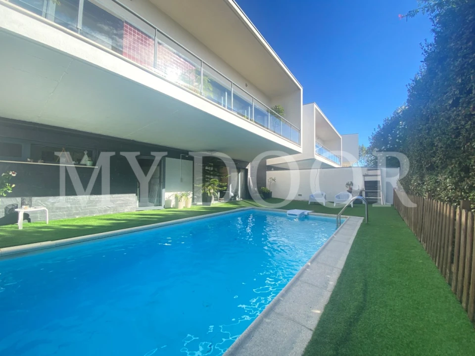 Moradia T4 para Venda em Santo Antão e São Julião do Tojal Foto 5