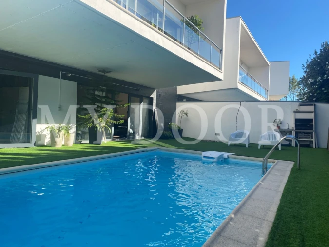 Moradia T4 para Venda em Santo Antão e São Julião do Tojal Foto 3