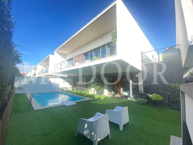 Moradia T4 para Venda em Santo Antão e São Julião do Tojal Foto 6