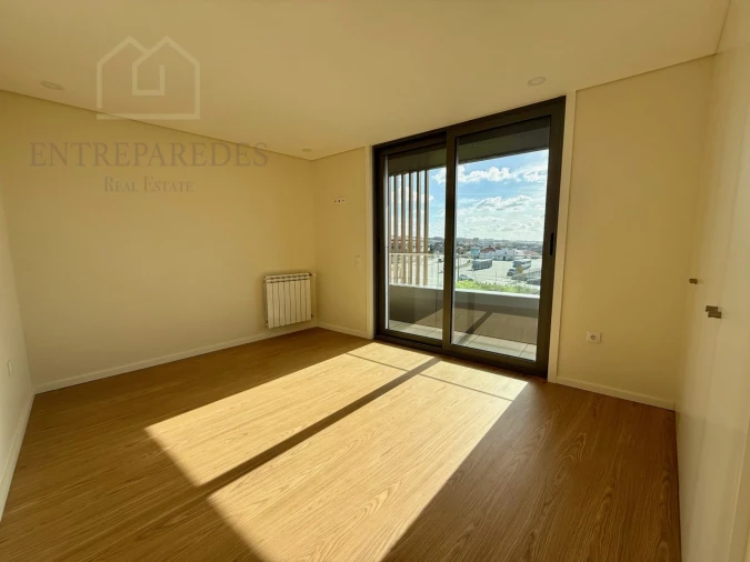 Apartamento T2 para Venda em Espinho Foto 5