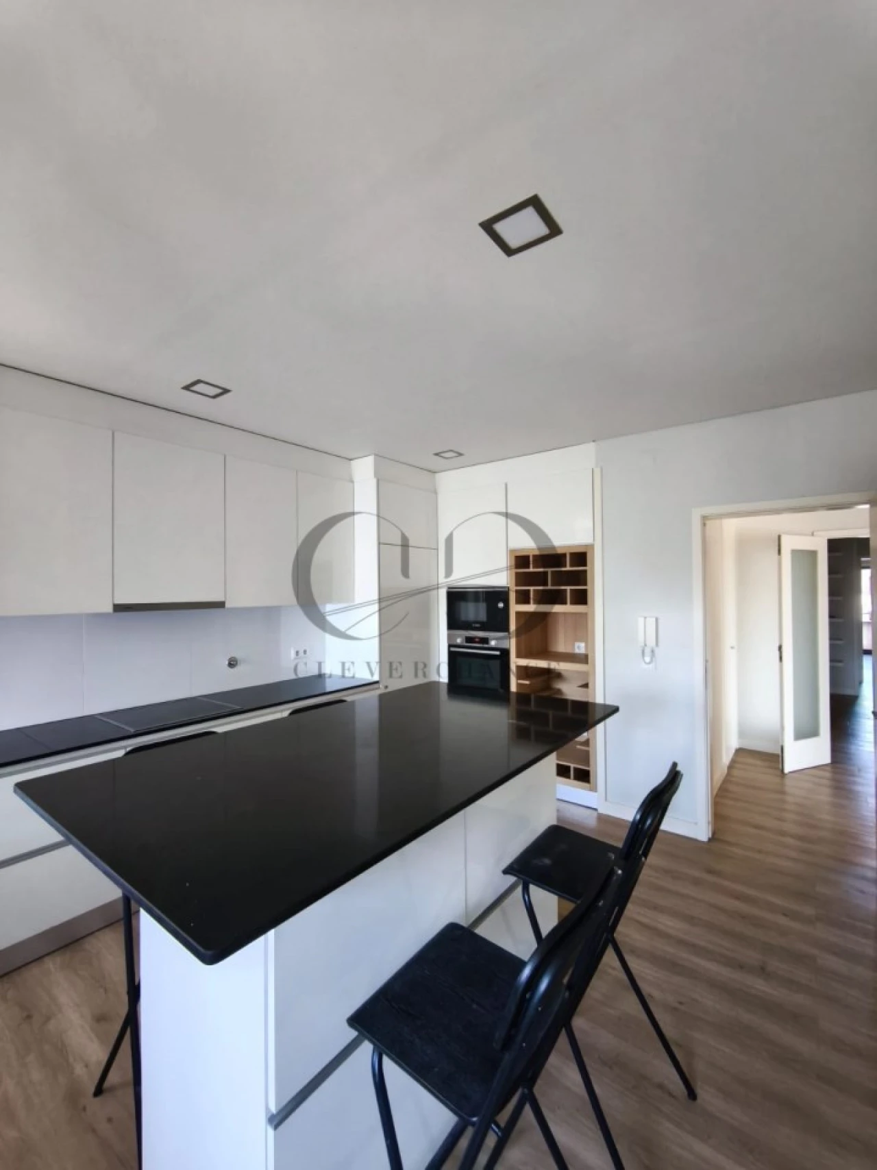 Apartamento T4 para Venda em Pedroso e Seixezelo Foto 1