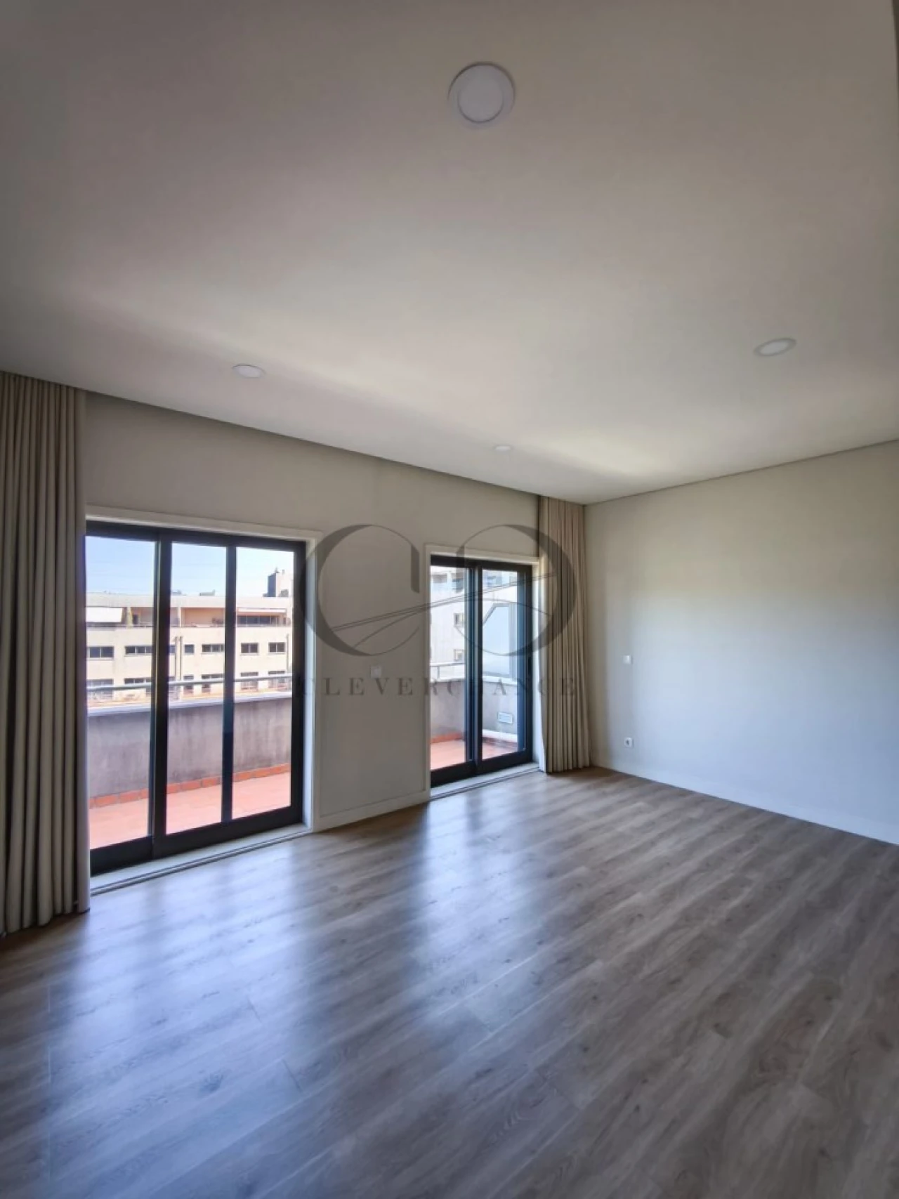 Apartamento T4 para Venda em Pedroso e Seixezelo Foto 13