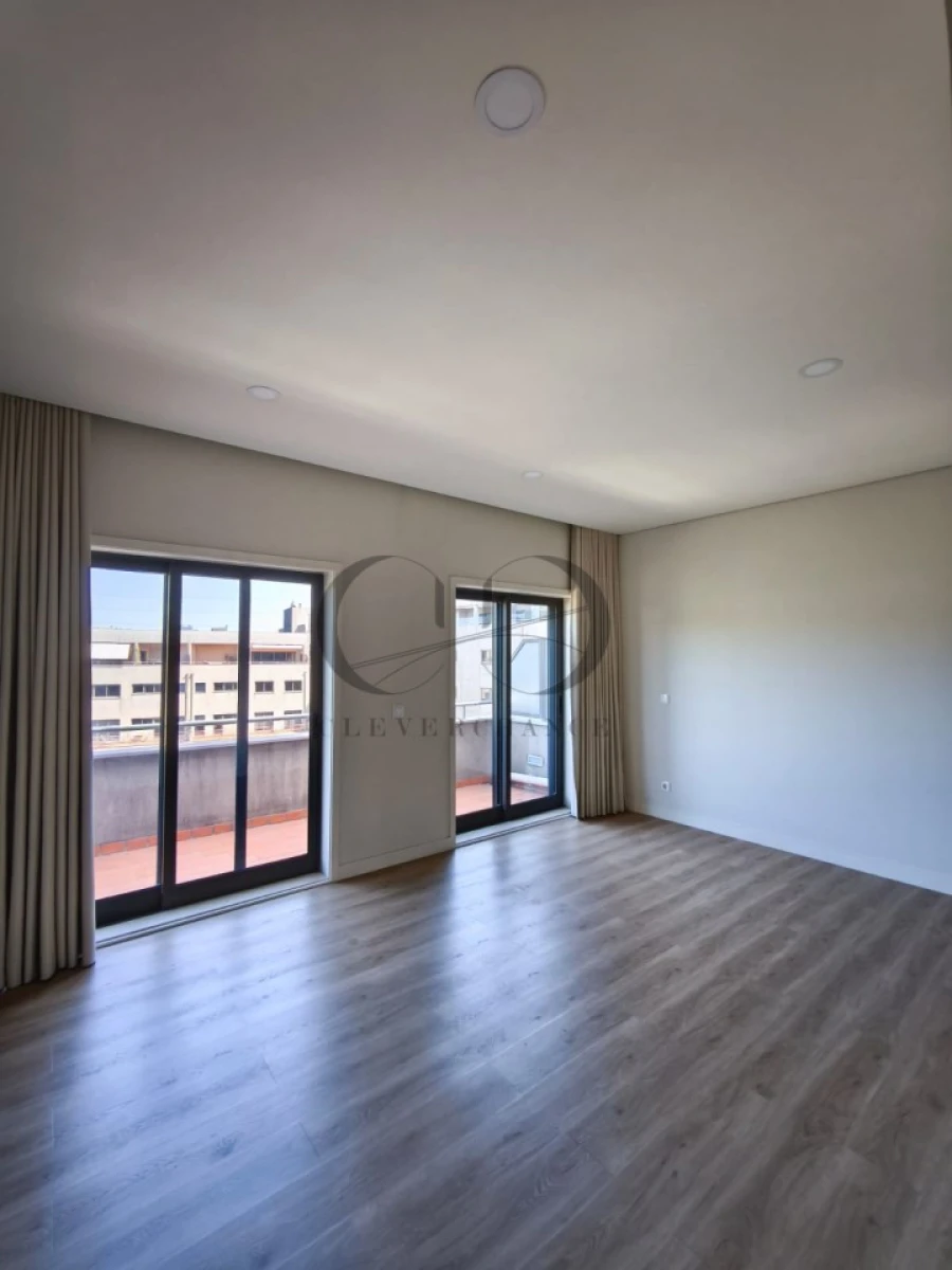 Apartamento T4 para Venda em Pedroso e Seixezelo Foto 13