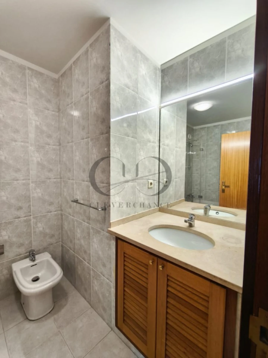 Apartamento T4 para Venda em Pedroso e Seixezelo Foto 20