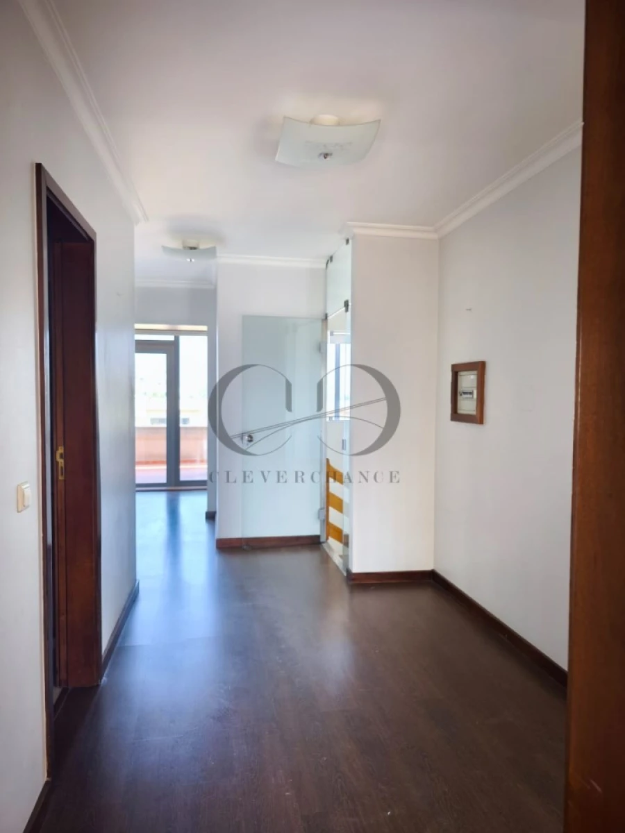 Apartamento T4 para Venda em Pedroso e Seixezelo Foto 21