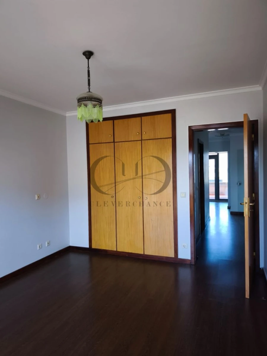 Apartamento T4 para Venda em Pedroso e Seixezelo Foto 22