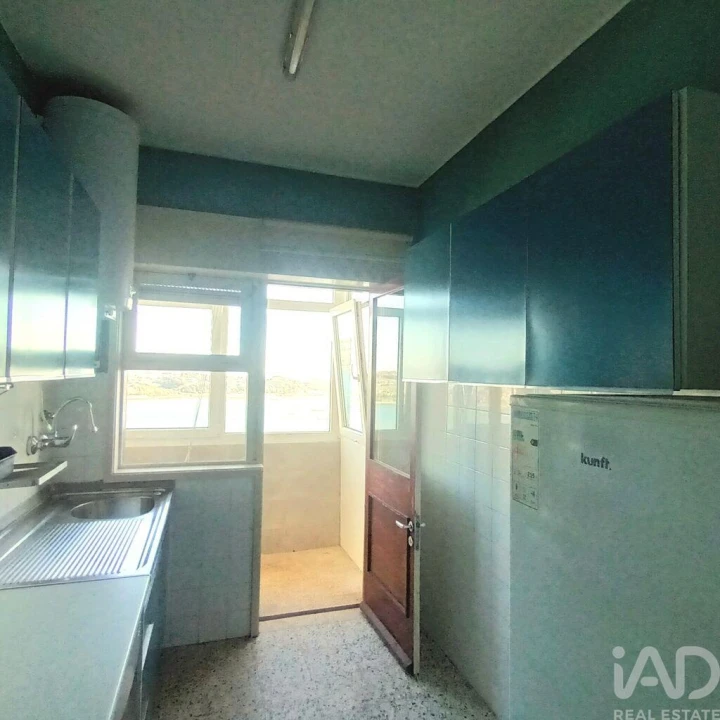 Apartamento T2 para Arrendamento em Lordelo do Ouro e Massarelos Foto 4