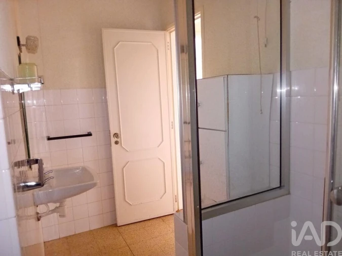 Apartamento T2 para Arrendamento em Lordelo do Ouro e Massarelos Foto 11