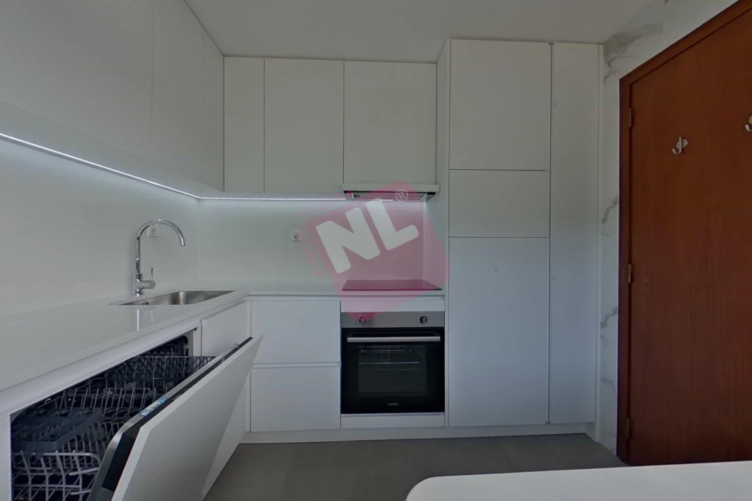 Apartamento T1 para Arrendamento em Lumiar Foto 7