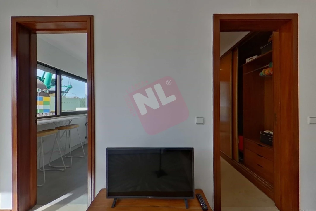 Apartamento T1 para Arrendamento em Lumiar Foto 4