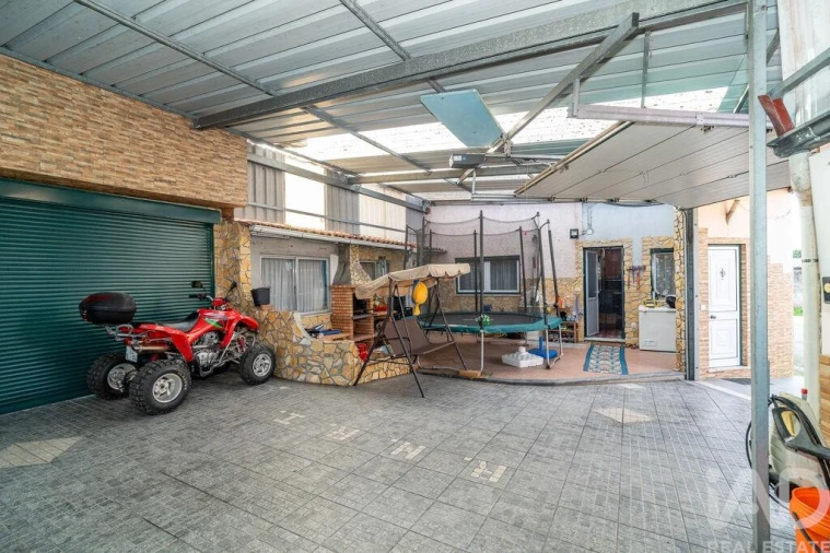 Moradia T4 para Venda em Marinha das Ondas Foto 8