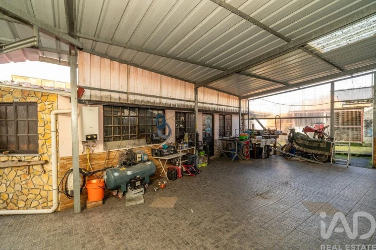 Moradia T4 para Venda em Marinha das Ondas Foto 3