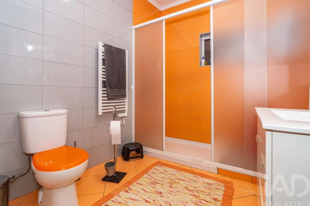 Moradia T4 para Venda em Marinha das Ondas Foto 16