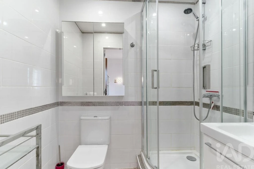 Moradia T5 para Venda em Guia Foto 23