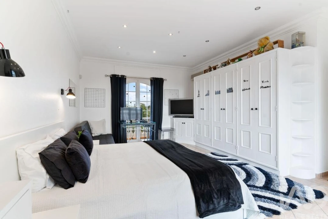 Moradia T5 para Venda em Guia Foto 20