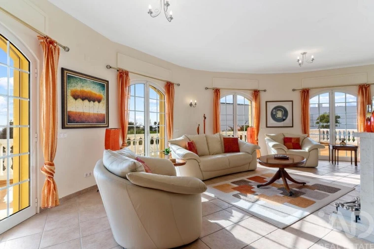 Moradia T5 para Venda em Guia Foto 30