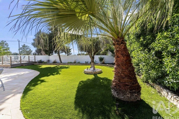 Moradia T5 para Venda em Guia Foto 39