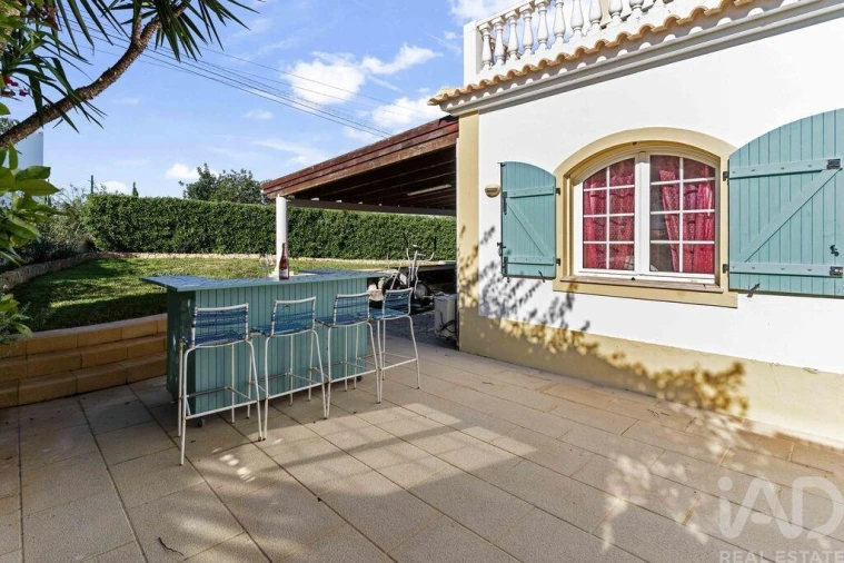 Moradia T5 para Venda em Guia Foto 38