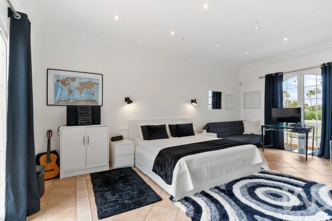 Moradia T5 para Venda em Guia Foto 19