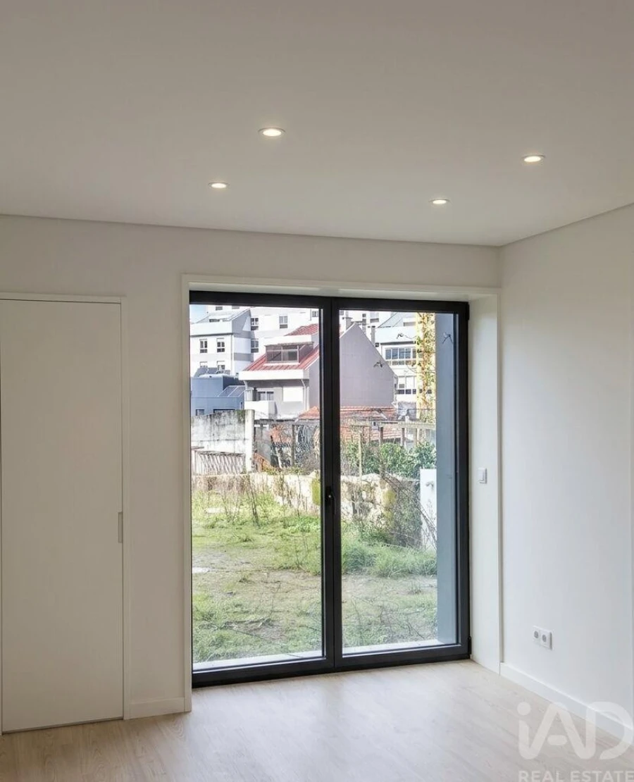 Apartamento T1 para Venda em Cedofeita, Santo Ildefonso, Sé, Miragaia, São Nicolau e Vitória Foto 3