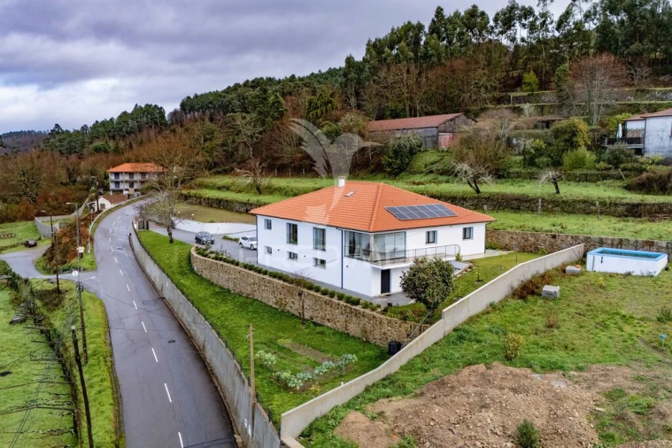 Moradia T5 para Venda em Rubiães Foto 4